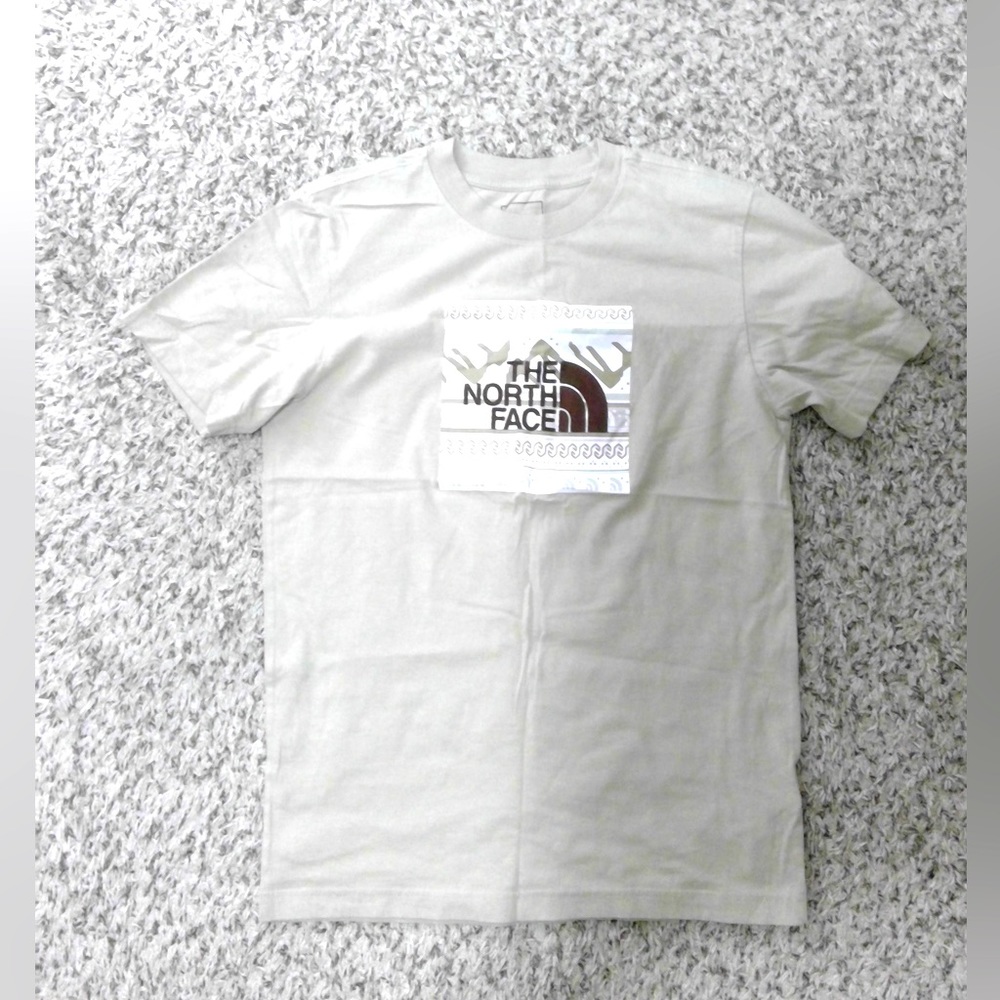 BOGO FREE SALE!! Men’s Tan The North Face tee (M)